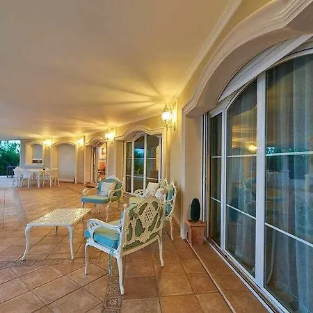 Villa De Lujo En *